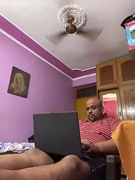 Snapshot of Dick_6inches chatting on June 18, 9:14 am Dick 6inches online show from June 18, 9:14 am