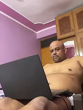 Snapshot of Dick_6inches chatting on June 24, 1:32 pm Dick 6inches online show from June 24, 1:32 pm