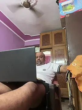 Snapshot of Dick_6inches chatting on July 12, 5:09 am Dick 6inches online show from July 12, 5:09 am