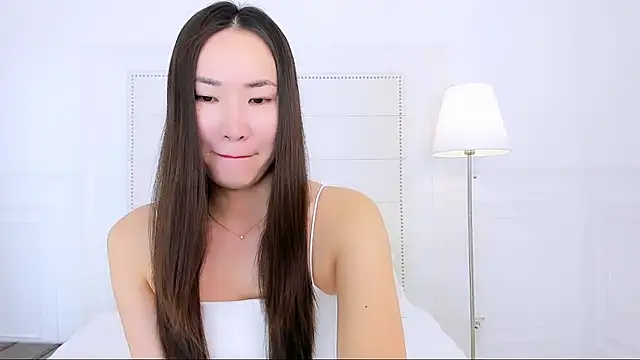 Snapshot of NaomiYuu chatting on July 1, 1:40 am NaomiYuu online show from July 1, 1:40 am