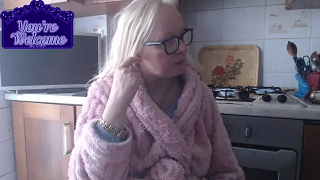 martachatte online show from March 29, 7:52 am