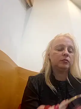 martachatte online show from April 17, 5:49 pm