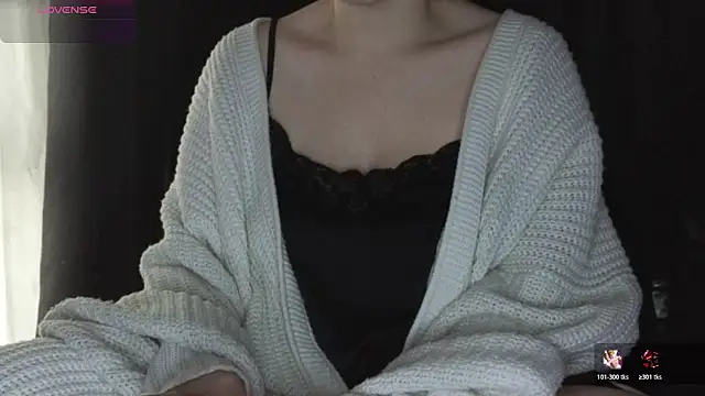 Mia G0ld online show from February 9, 3:27 pm