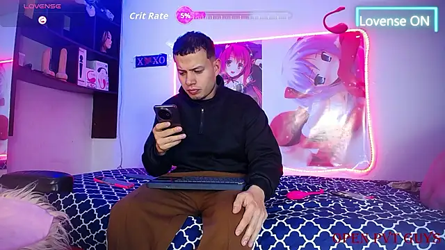 AntonellaAndMao online show from March 17, 3:33 am