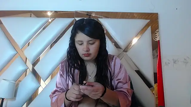 nathaly low1 online show from May 12, 1:19 pm