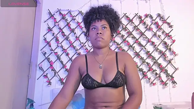 Snapshot of naughty_ebonyy chatting on July 1, 11:04 pm naughty ebonyy online show from July 1, 11:04 pm