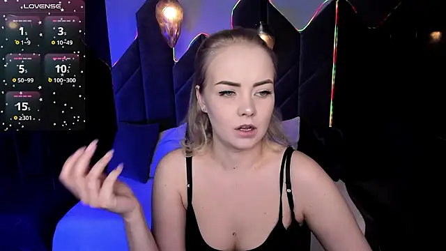 StephanieSweety online show from February 10, 5:28 pm