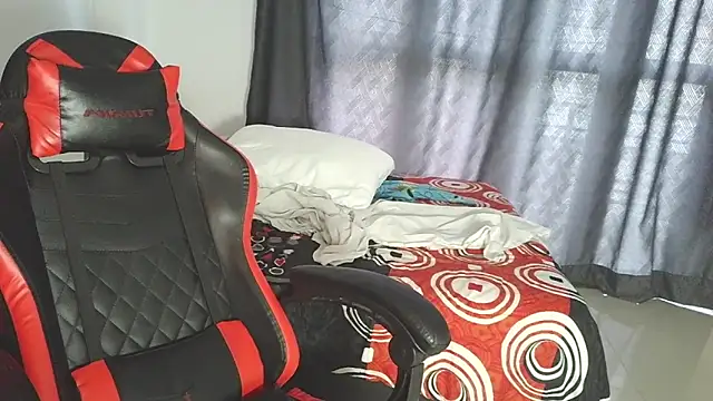 aresholland online show from April 27, 10:19 pm