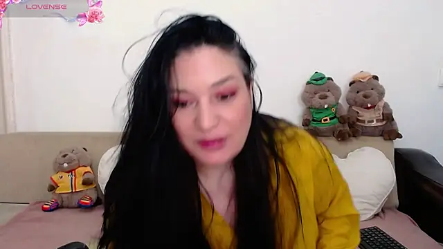 ElenaRose90 online show from June 4, 8:26 pm