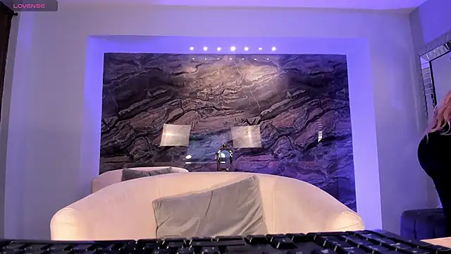 SophiePalmer online show from September 24, 11:02 am