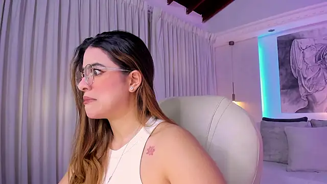 nathalie rivers online show from April 18, 11:14 am