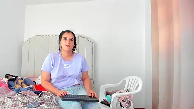 Snapshot of Hanna86 chatting on January 15, 2:21 pm Hanna86 online show from January 15, 2:21 pm