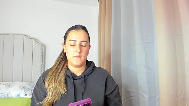 Snapshot of Hanna86 chatting on February 10, 8:02 pm Hanna86 online show from February 10, 8:02 pm