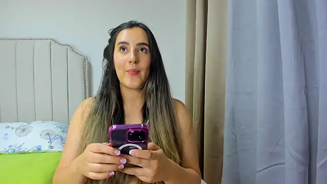 Snapshot of Hanna86 chatting on February 13, 12:50 am Hanna86 online show from February 13, 12:50 am