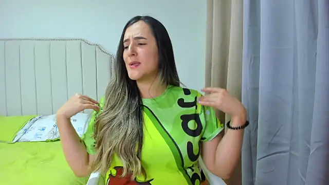 Snapshot of Hanna86 chatting on February 15, 12:51 am Hanna86 online show from February 15, 12:51 am