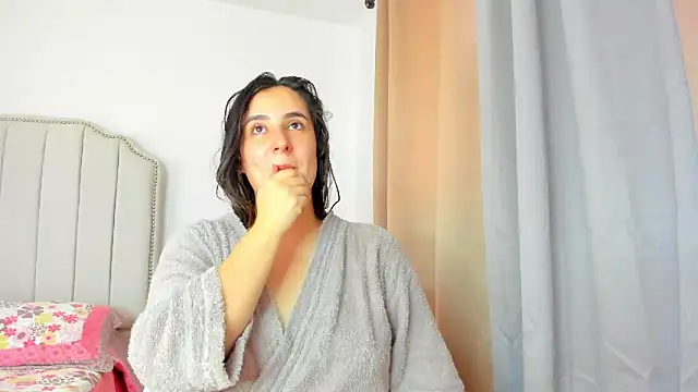 Snapshot of Hanna86 chatting on February 15, 4:58 pm Hanna86 online show from February 15, 4:58 pm