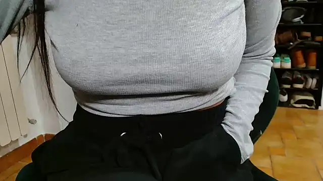 patatinahot87 online show from February 3, 5:40 pm