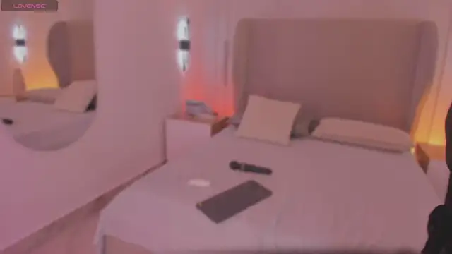 luisah  online show from November 5, 8:31 pm