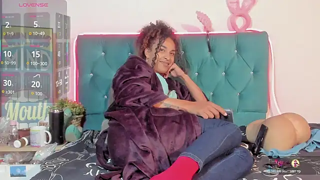 StefanyMiler online show from May 4, 1:23 am