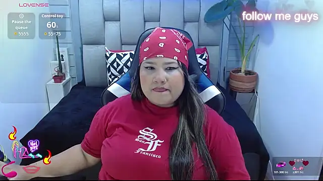 Snapshot of evelin_zaens chatting on June 21, 8:11 pm evelin zaens online show from June 21, 8:11 pm