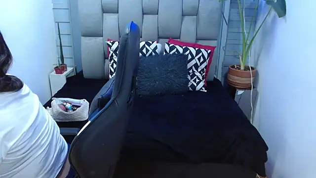 Snapshot of evelin_zaens chatting on July 1, 3:52 am evelin zaens online show from July 1, 3:52 am