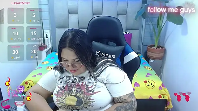 Snapshot of evelin_zaens chatting on July 4, 4:29 am evelin zaens online show from July 4, 4:29 am