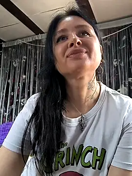 KikiXRed online show from March 31, 9:21 am