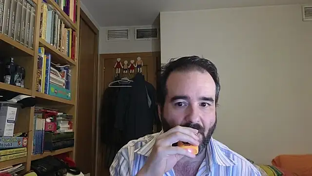 curiosillo83 online show from July 18, 9:46 am