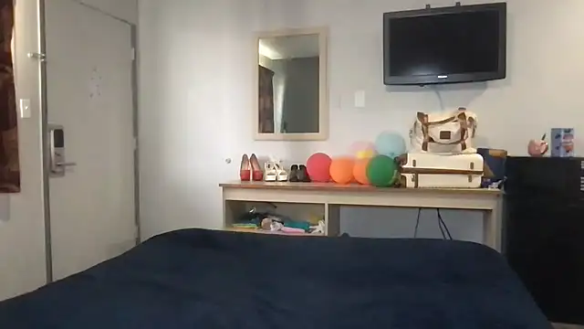 TiffaneyLove online show from March 29, 7:14 pm