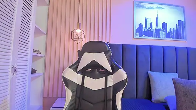 ashlye miller  online show from November 21, 4:00 am