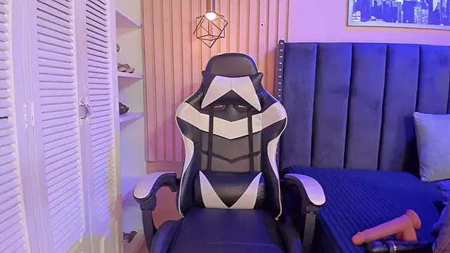 ashlye miller  online show from January 15, 4:39 am