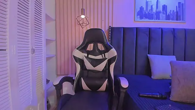 ashlye miller  online show from April 2, 4:21 am