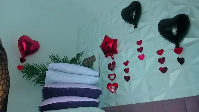 Hellen Sky online show from March 14, 7:19 pm