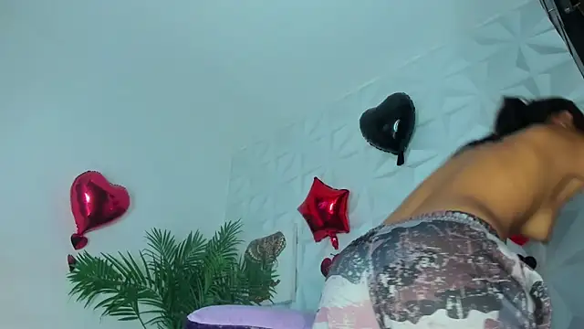 Hellen Sky online show from April 17, 7:06 pm