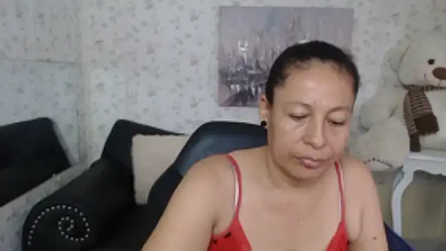 mature martina online show from May 26, 8:16 pm