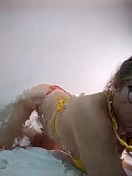 Snapshot of luli222 chatting on December 4, 7:44 pm luli222 online show from December 4, 7:44 pm