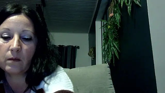 Snapshot of feline27 chatting on January 12, 5:07 pm feline27 online show from January 12, 5:07 pm