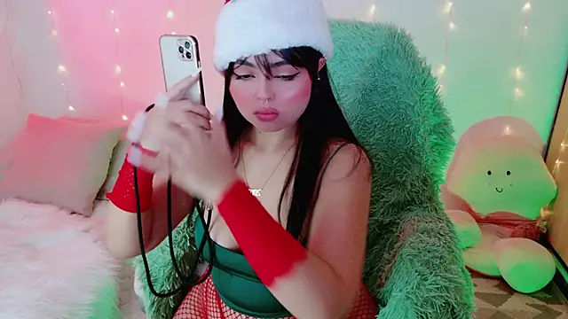 damn that booty online show from December 13, 6:05 pm