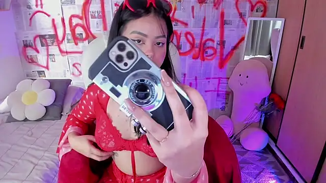 damn that booty online show from February 16, 2:00 pm