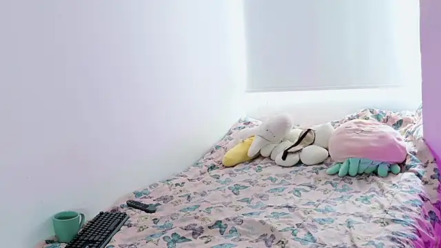 damn that booty online show from August 5, 12:19 pm
