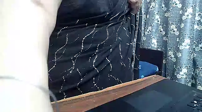 Snapshot of Sexy_raman_ chatting on January 17, 5:21 am Sexy raman online show from January 17, 5:21 am