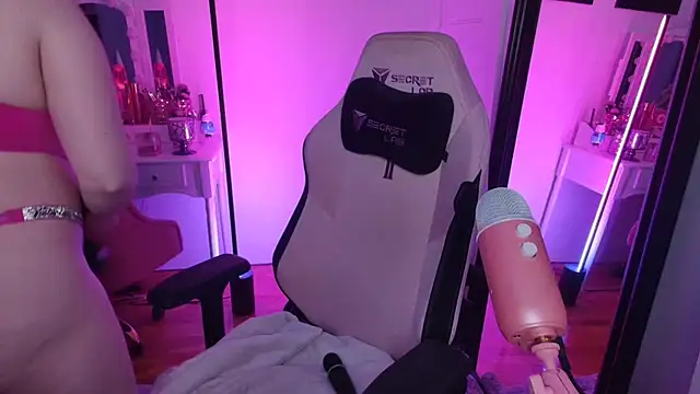 rachelbrooksxx online show from December 19, 4:58 pm