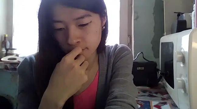 CarlyJoy online show from March 7, 11:07 am