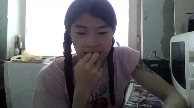 CarlyJoy online show from March 18, 12:58 pm