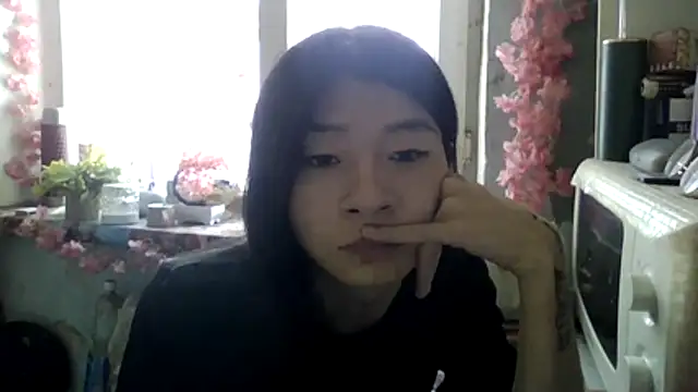 CarlyJoy online show from December 3, 9:40 am