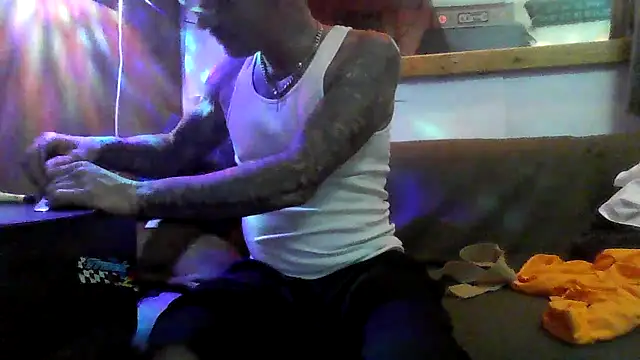 deepstroker42071 online show from April 9, 9:47 am