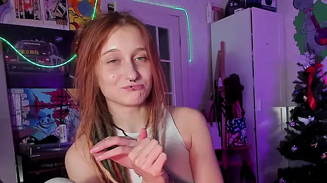 Snapshot of Sunny_Mouse_ chatting on January 5, 5:27 pm Sunny Mouse online show from January 5, 5:27 pm