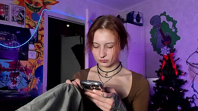 Snapshot of Sunny_Mouse_ chatting on January 13, 4:56 pm Sunny Mouse online show from January 13, 4:56 pm