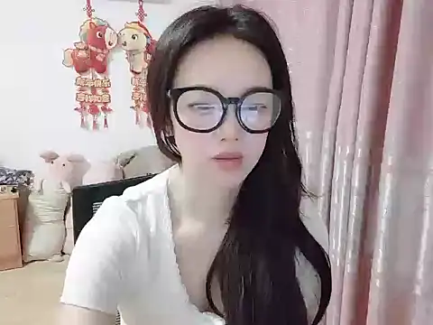 wwcc123 online show from April 18, 3:27 pm