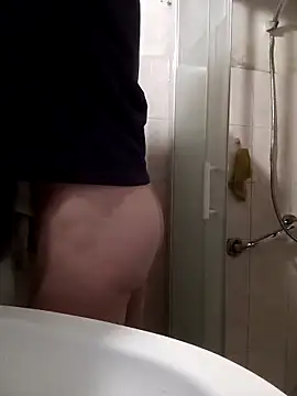 petitpeps84 online show from December 15, 7:46 am